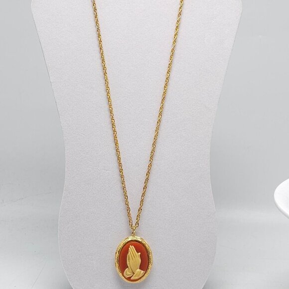 Vintage Gold Toned Resin Praying Hands Locket Pendant Necklace With Chain - Picture 2 of 7